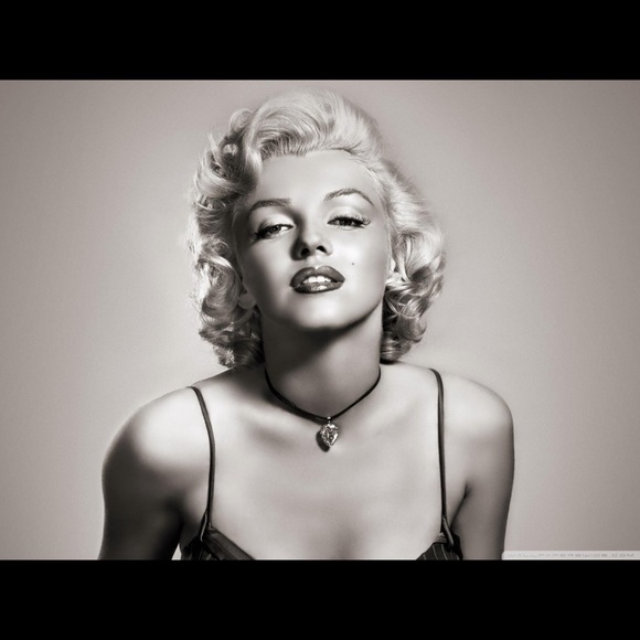 Meet your Posher, Sonia - Picture 1 of 1